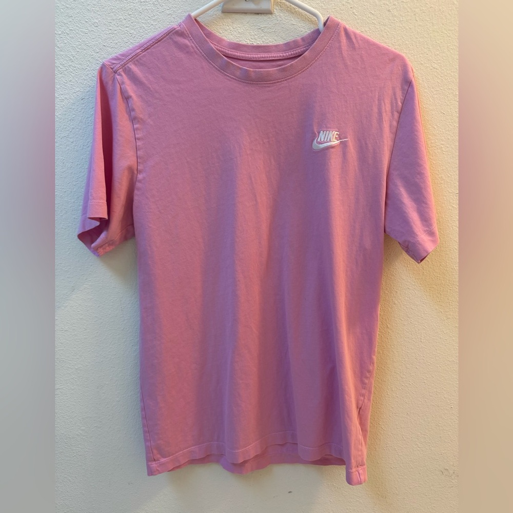 Nike Men's Short Sleeve Tee in Pink